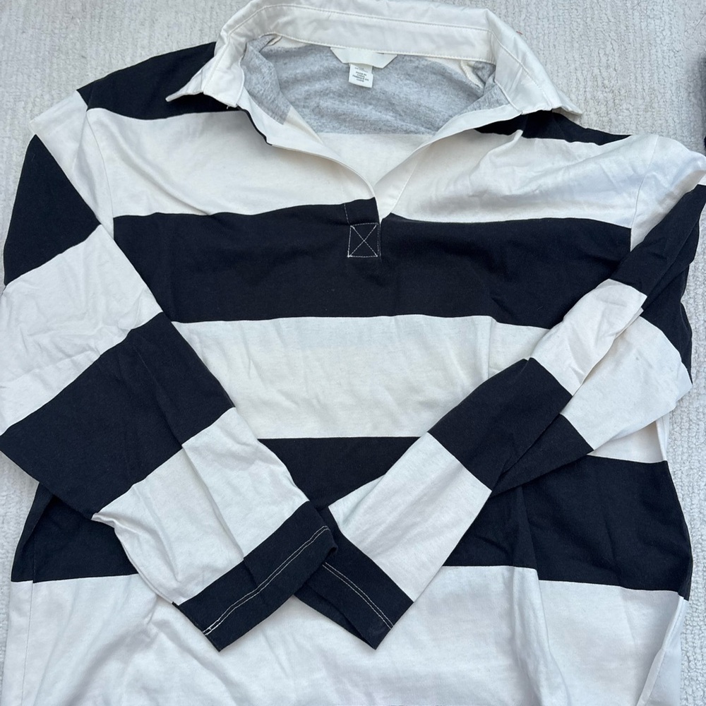 H&M Cream and Gray Shirt